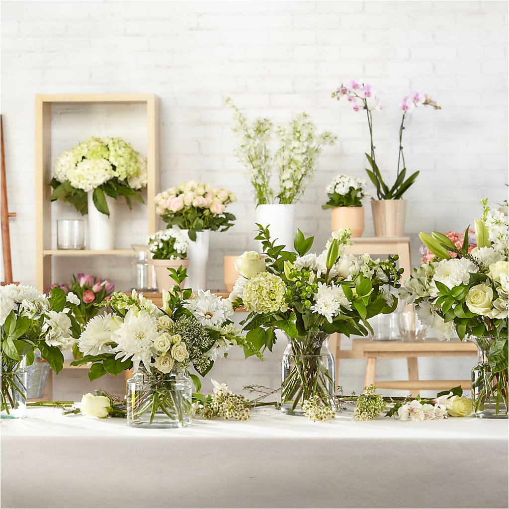Classic Ivory – A Florist Original – MOSS & CO, Watkinsville GA