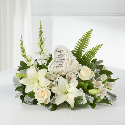 Holding You Close Arrangement – MOSS & CO, Watkinsville GA