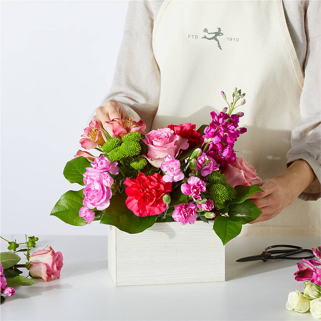 Sweetberry Box – A Florist Original – MOSS & CO, Watkinsville GA