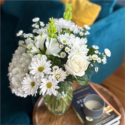 Classic Ivory – A Florist Original – MOSS & CO, Watkinsville GA